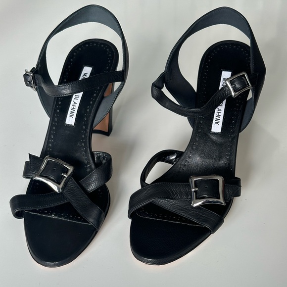 MANOLO BLAHNIK
Rioso Black Leather Buckled Sandal - Picture 3 of 8